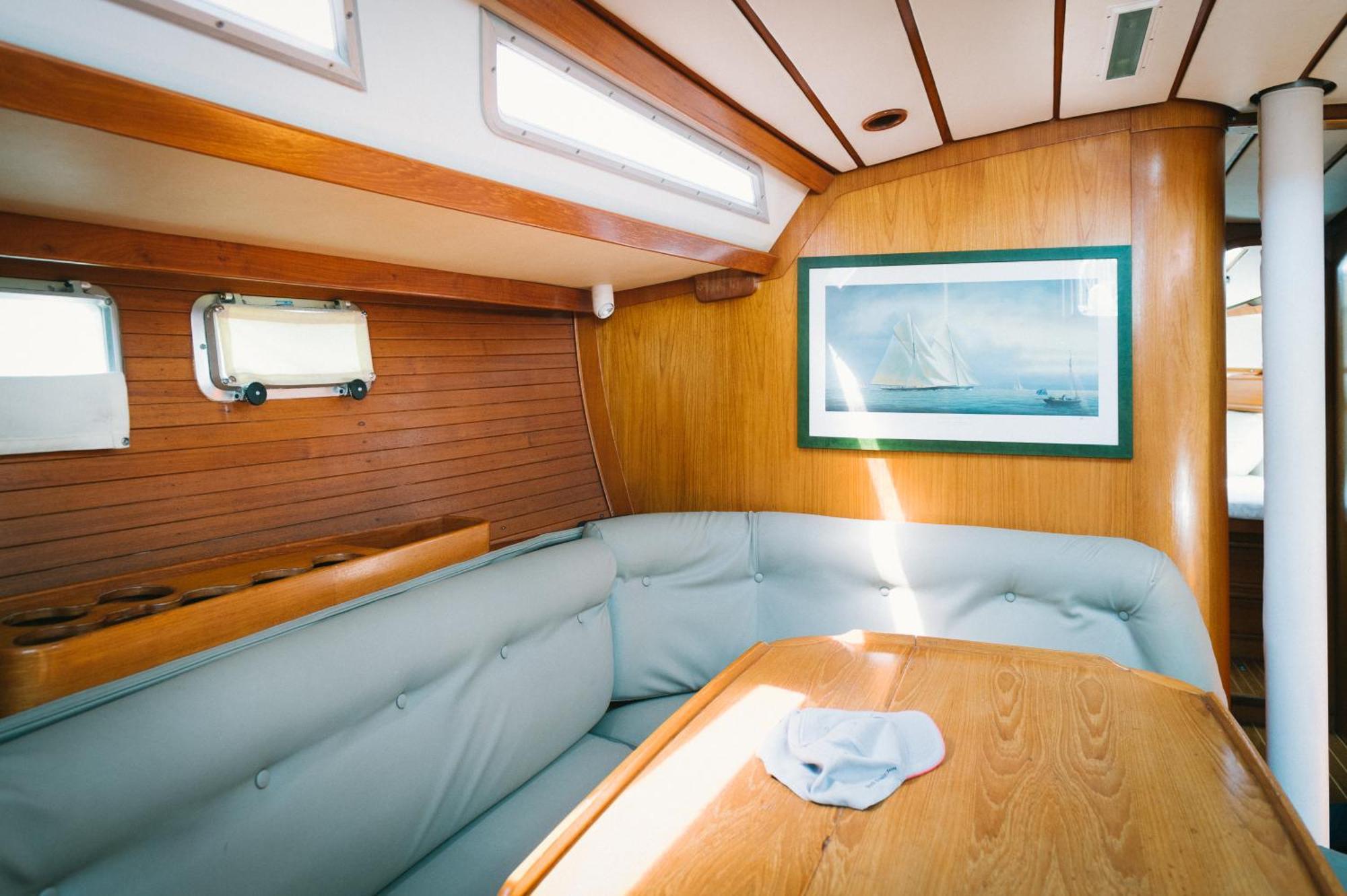 Sleep In Boat Hotel Катания Екстериор снимка