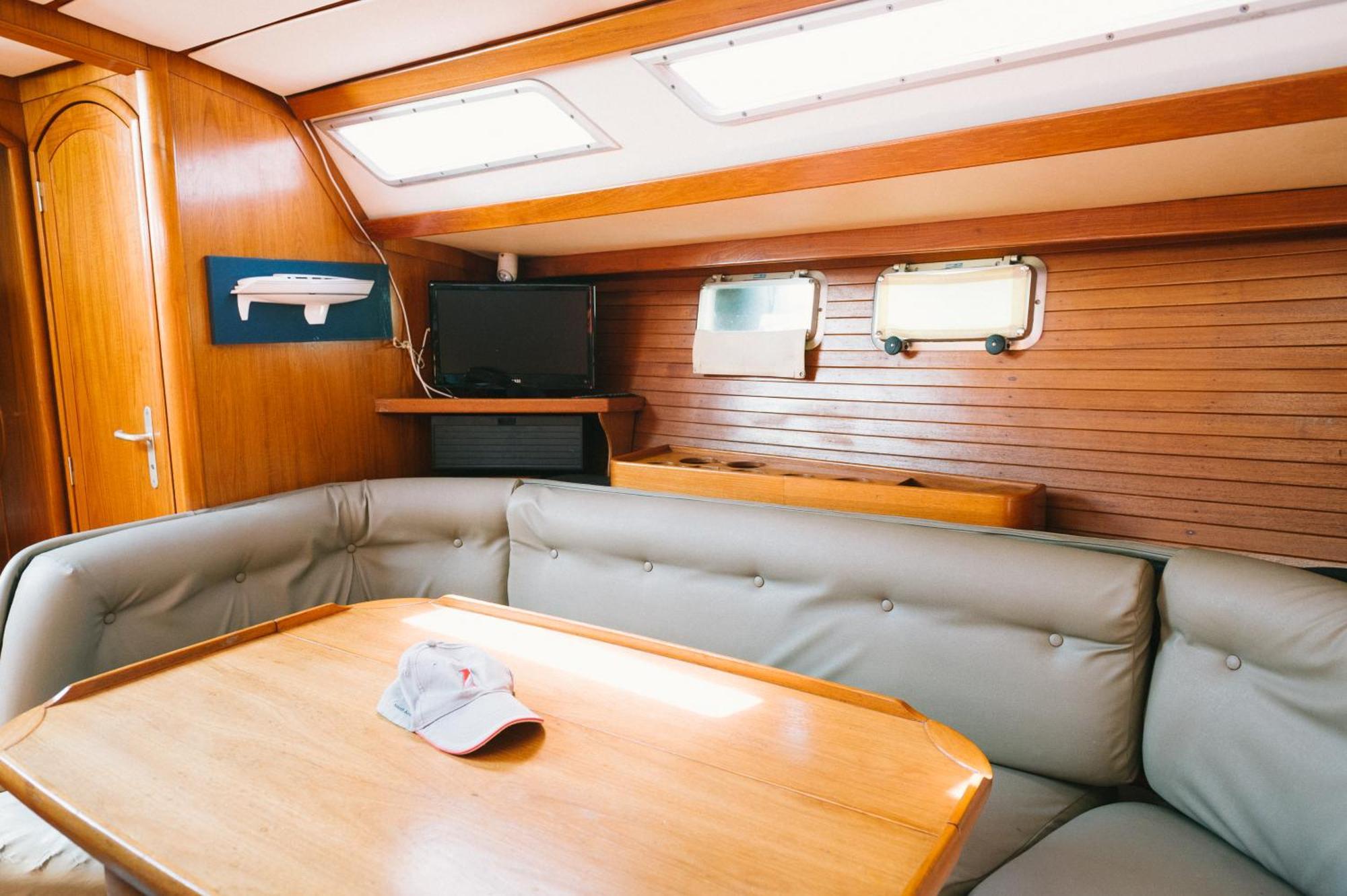Sleep In Boat Hotel Катания Екстериор снимка